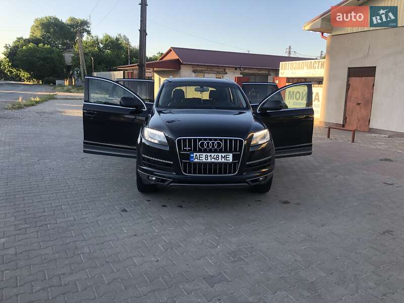 Внедорожник / Кроссовер Audi Q7 2013 в Синельниково
