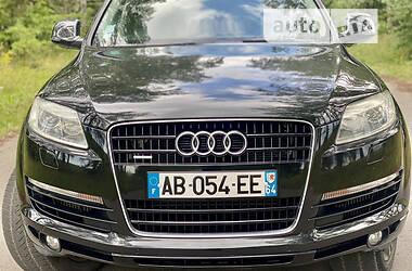 Внедорожник / Кроссовер Audi Q7 2009 в 