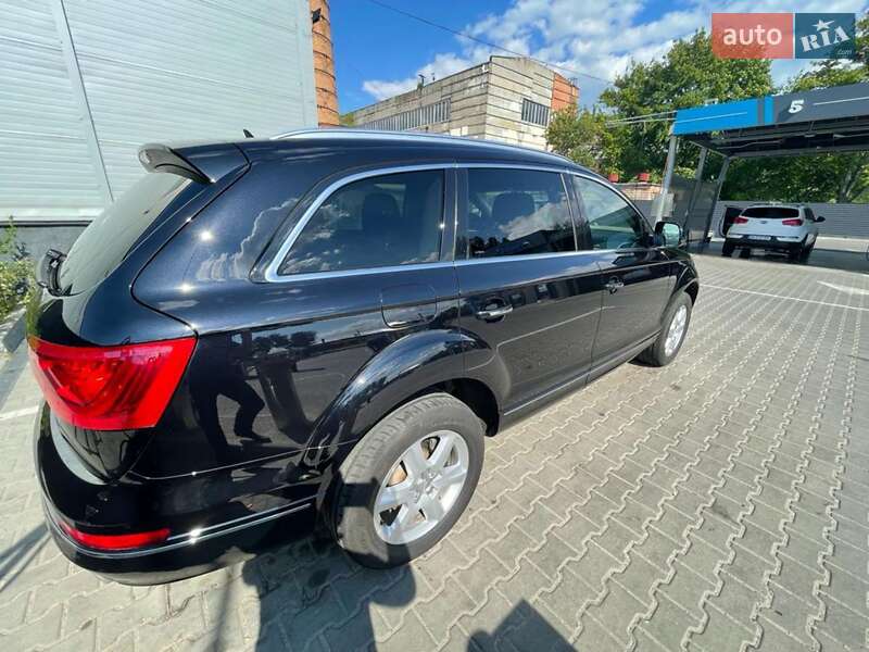 Позашляховик / Кросовер Audi Q7 2012 в Житомирі