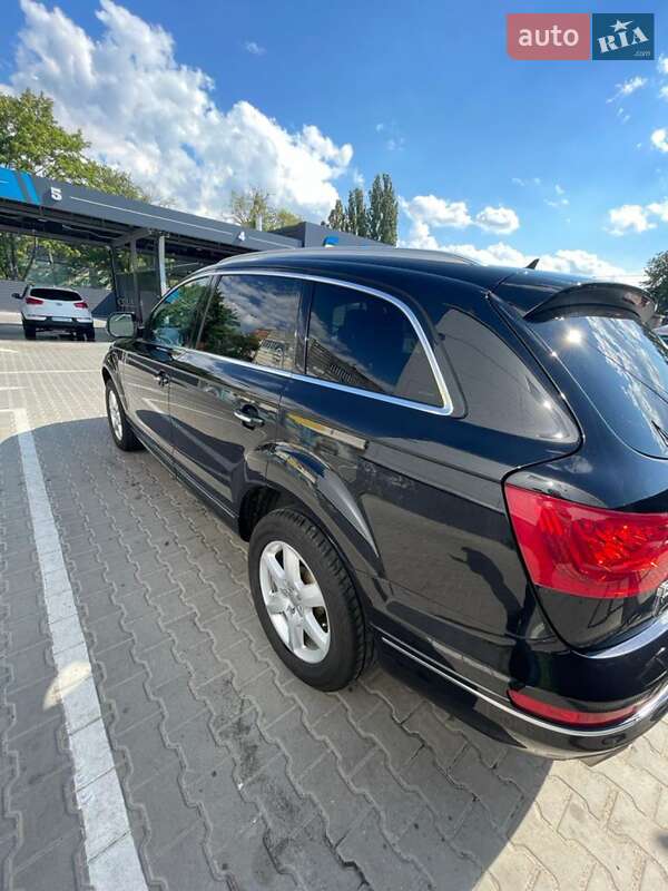 Позашляховик / Кросовер Audi Q7 2012 в Житомирі