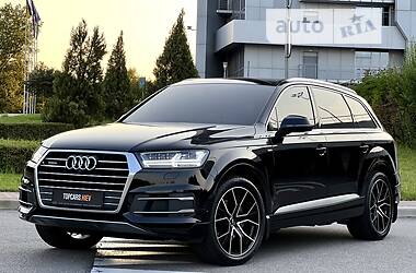 Позашляховик / Кросовер Audi Q7 2017 в 