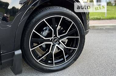 Позашляховик / Кросовер Audi Q7 2017 в 
