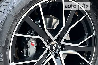 Позашляховик / Кросовер Audi Q7 2017 в 