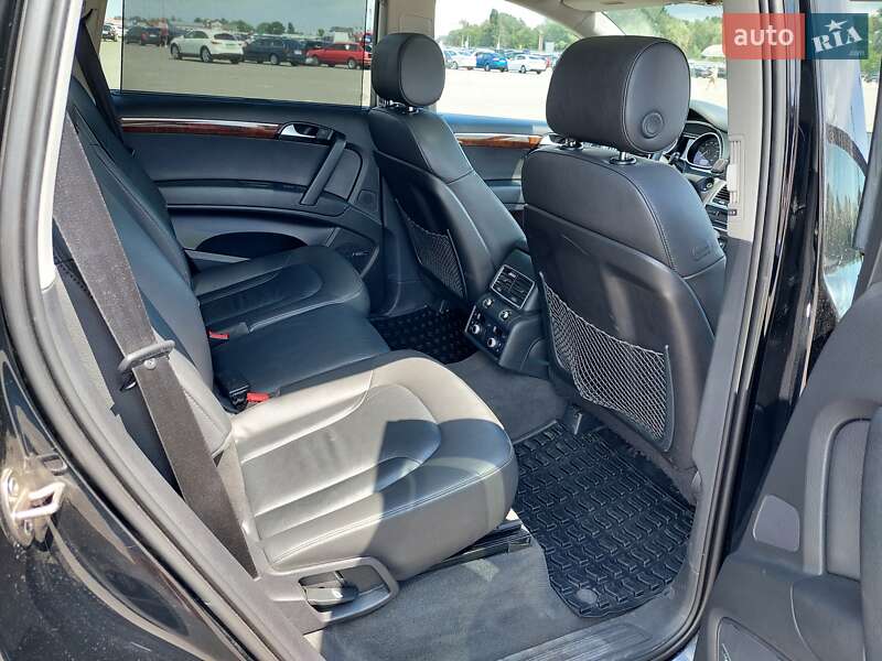 Позашляховик / Кросовер Audi Q7 2015 в Каневі