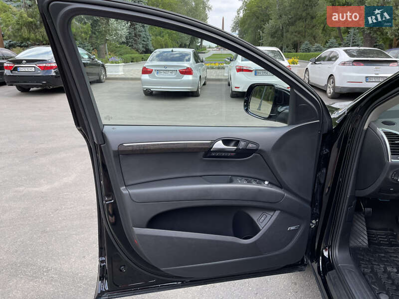 Внедорожник / Кроссовер Audi Q7 2015 в Одессе