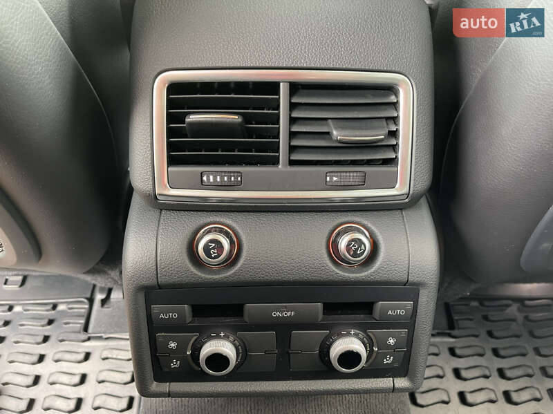 Внедорожник / Кроссовер Audi Q7 2015 в Одессе