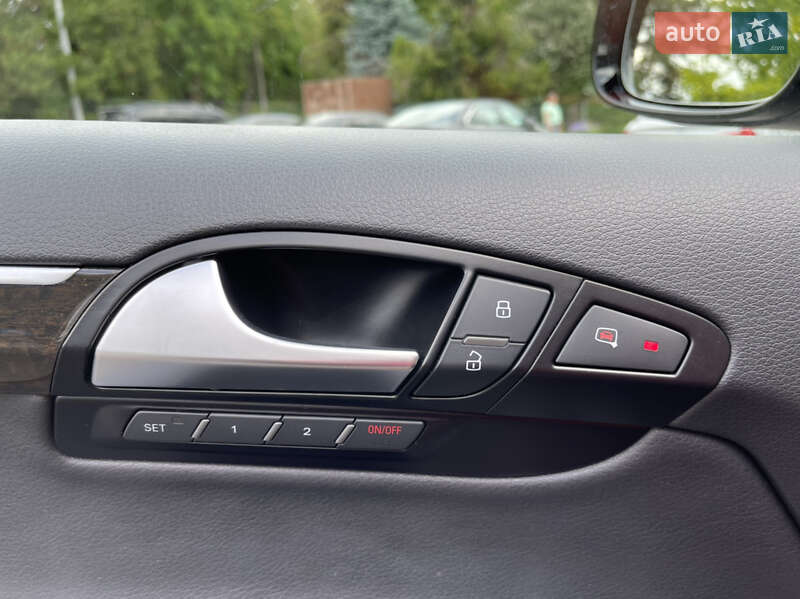 Внедорожник / Кроссовер Audi Q7 2015 в Одессе