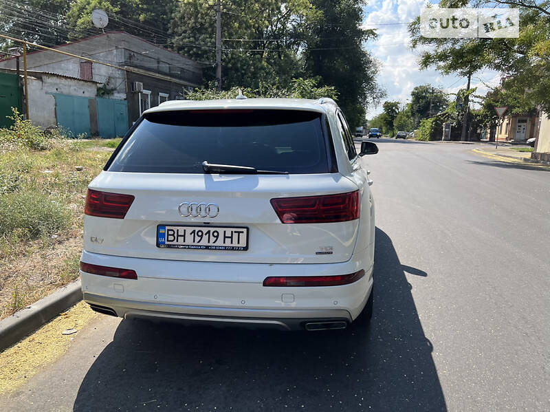 Позашляховик / Кросовер Audi Q7 2017 в Одесі