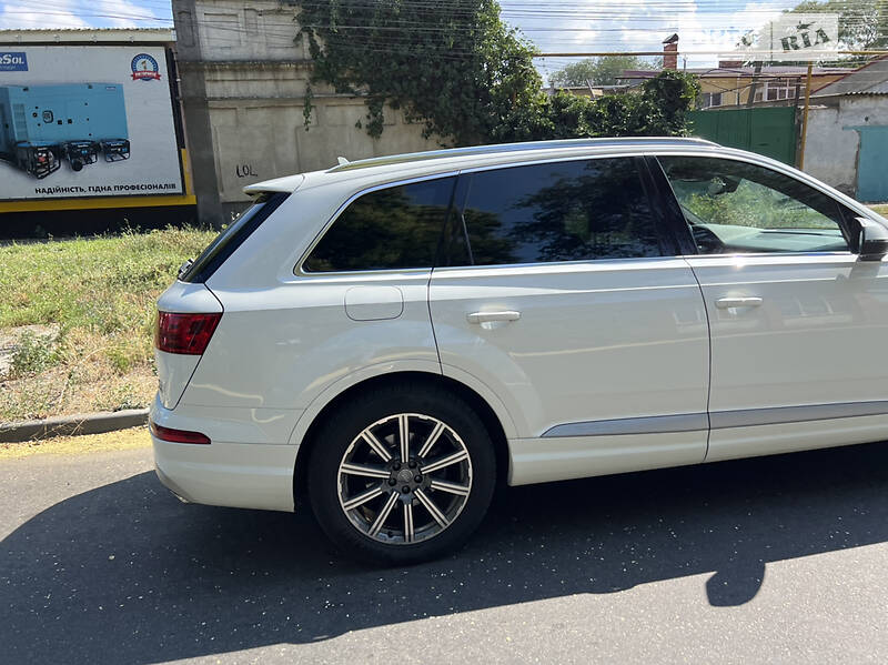 Позашляховик / Кросовер Audi Q7 2017 в Одесі