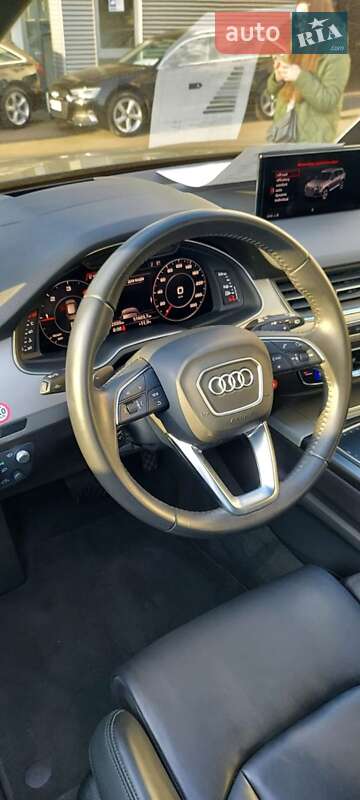 Позашляховик / Кросовер Audi Q7 2018 в Мукачевому