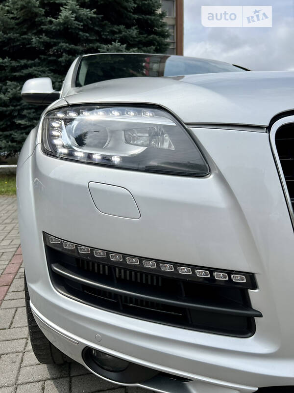 Позашляховик / Кросовер Audi Q7 2013 в Львові
