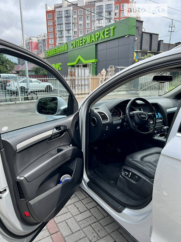 Позашляховик / Кросовер Audi Q7 2013 в Львові
