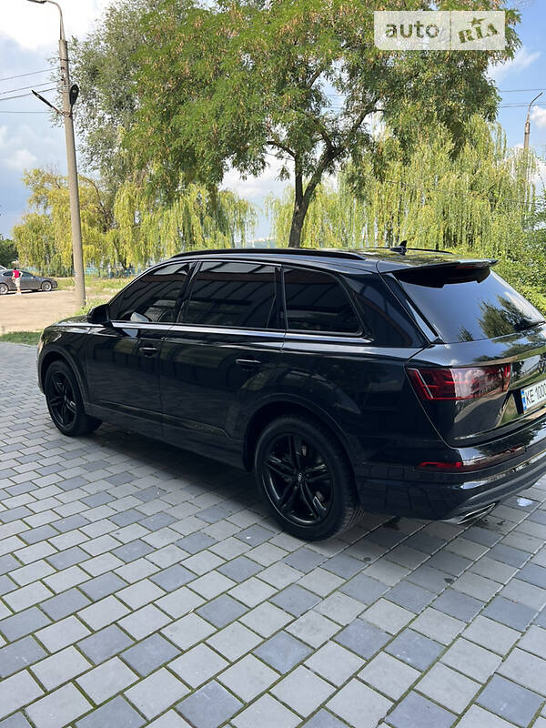 Позашляховик / Кросовер Audi Q7 2016 в Запоріжжі