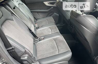 Внедорожник / Кроссовер Audi Q7 2022 в 