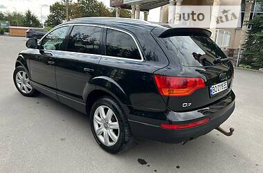 Позашляховик / Кросовер Audi Q7 2007 в 
