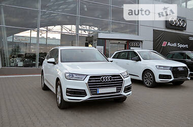 Позашляховик / Кросовер Audi Q7 2017 в Хмельницькому