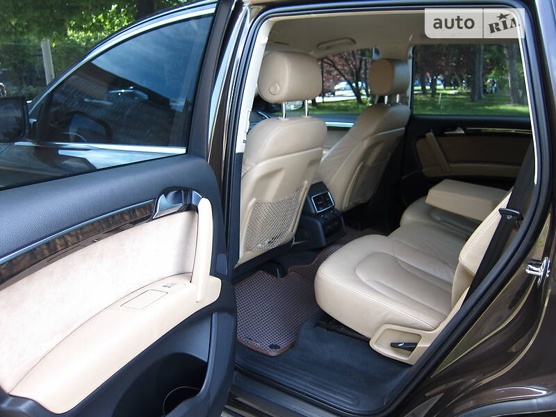 Позашляховик / Кросовер Audi Q7 2014 в Дніпрі