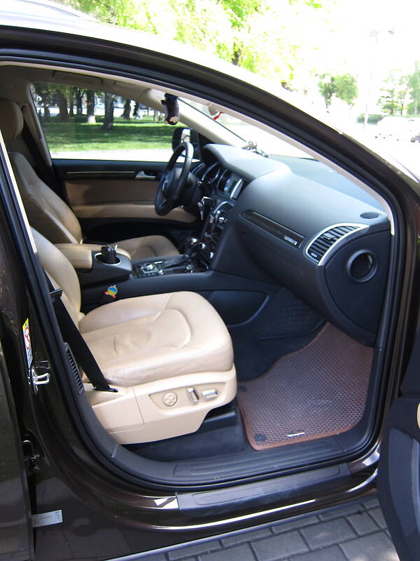 Позашляховик / Кросовер Audi Q7 2014 в Дніпрі