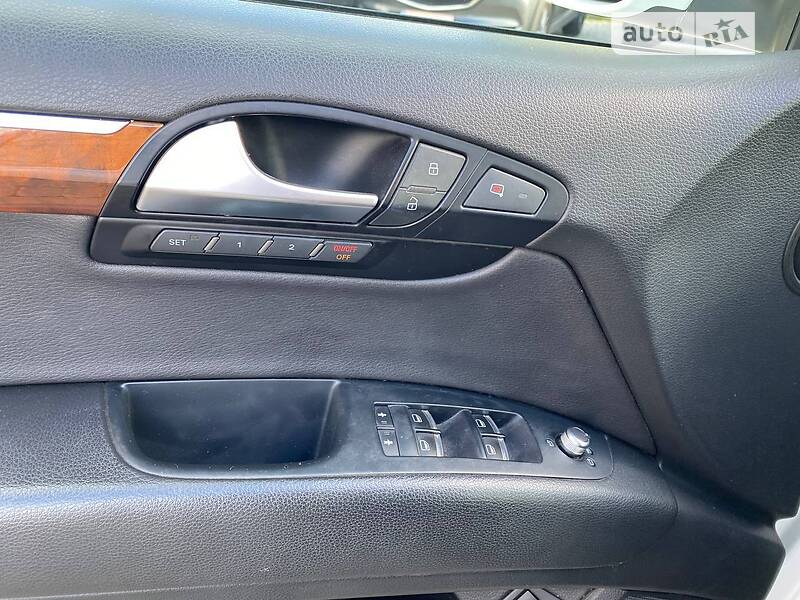 Позашляховик / Кросовер Audi Q7 2013 в Львові