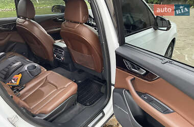 Внедорожник / Кроссовер Audi Q7 2016 в 