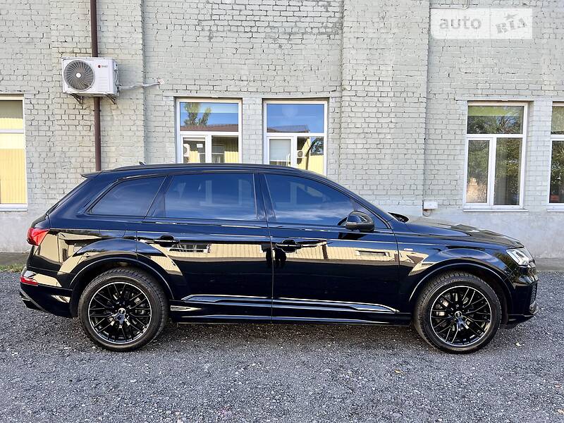 Внедорожник / Кроссовер Audi Q7 2021 в Киеве фото 5 Внедорожник / Кроссовер Audi Q7 2021 в Киеве