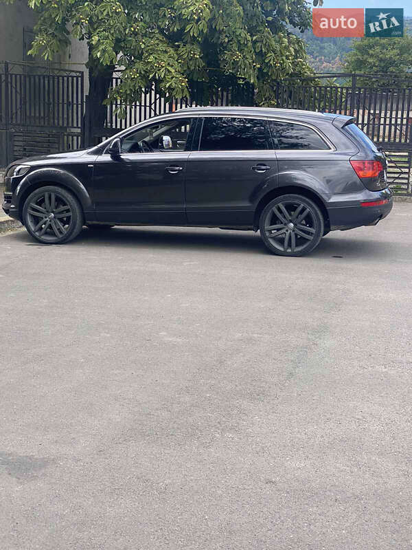 Позашляховик / Кросовер Audi Q7 2006 в Хусті
