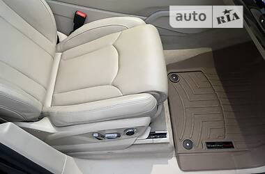 Внедорожник / Кроссовер Audi Q7 2016 в 