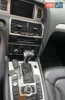 Внедорожник / Кроссовер Audi Q7 2013 в 