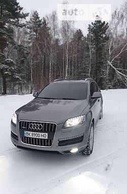 Позашляховик / Кросовер Audi Q7 2009 в Сарнах