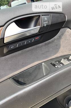 Внедорожник / Кроссовер Audi Q7 2011 в 