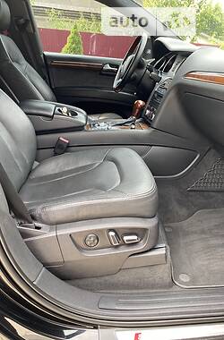 Внедорожник / Кроссовер Audi Q7 2011 в 