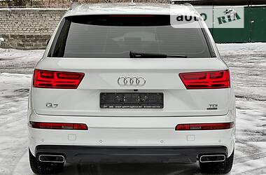 Внедорожник / Кроссовер Audi Q7 2016 в 