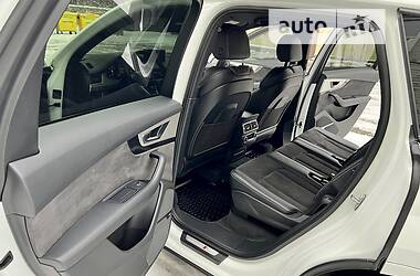 Внедорожник / Кроссовер Audi Q7 2016 в 