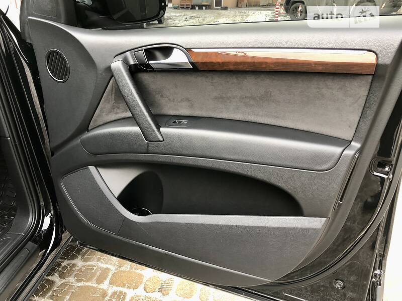 Позашляховик / Кросовер Audi Q7 2012 в Рівному