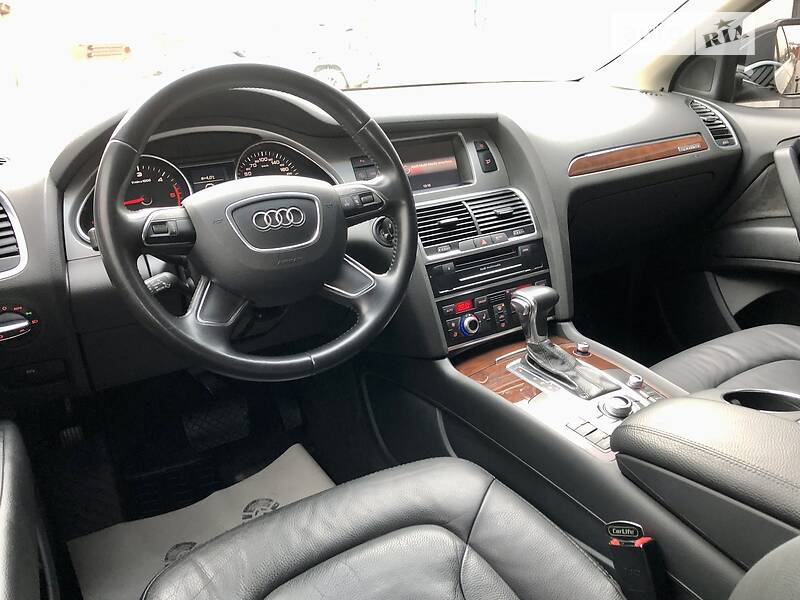 Позашляховик / Кросовер Audi Q7 2012 в Рівному