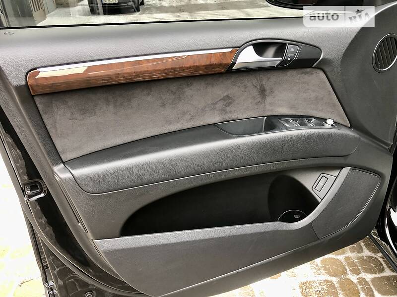 Позашляховик / Кросовер Audi Q7 2012 в Рівному