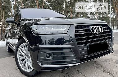 Внедорожник / Кроссовер Audi Q7 2017 в 