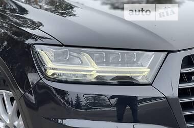 Внедорожник / Кроссовер Audi Q7 2017 в 