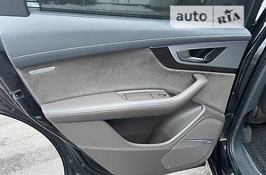 Внедорожник / Кроссовер Audi Q7 2017 в 