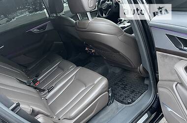 Внедорожник / Кроссовер Audi Q7 2017 в 