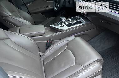 Внедорожник / Кроссовер Audi Q7 2017 в 