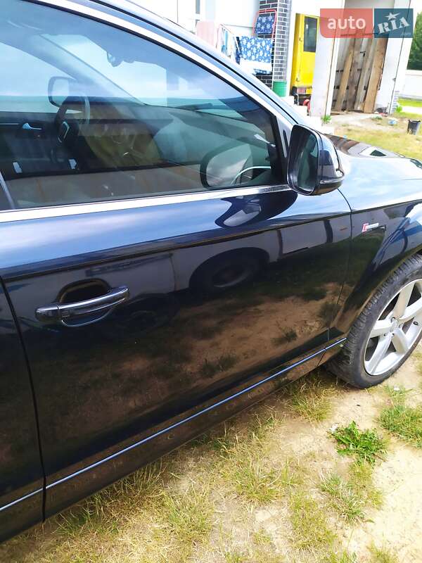 Позашляховик / Кросовер Audi Q7 2011 в Косові
