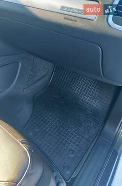 Позашляховик / Кросовер Audi Q7 2012 в 