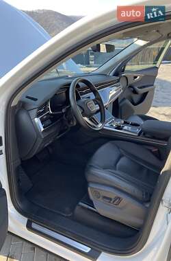 Внедорожник / Кроссовер Audi Q7 2020 в Хусте