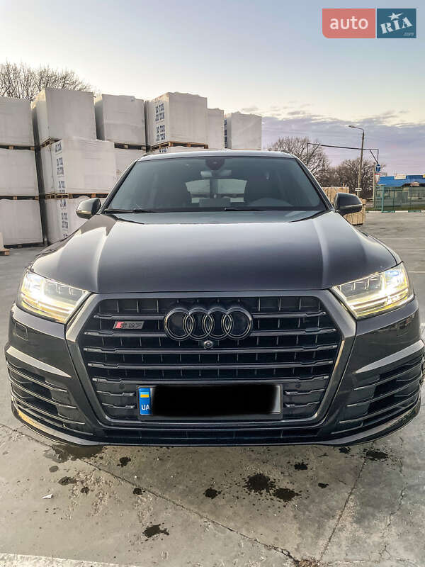 Позашляховик / Кросовер Audi Q7 2018 в Миколаєві