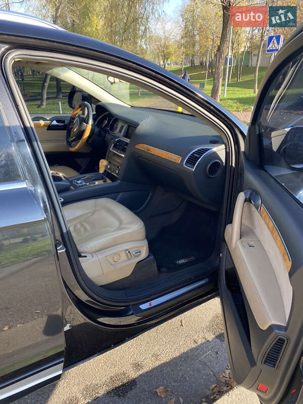 Внедорожник / Кроссовер Audi Q7 2012 в Киеве