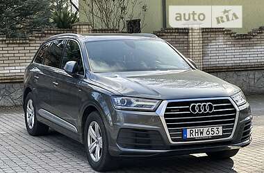 Внедорожник / Кроссовер Audi Q7 2016 в 