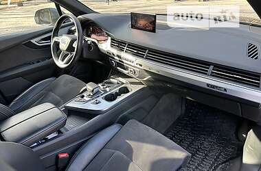 Внедорожник / Кроссовер Audi Q7 2016 в 