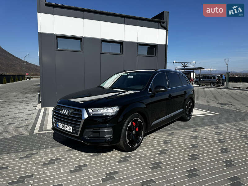 Внедорожник / Кроссовер Audi Q7 2015 в Хусте