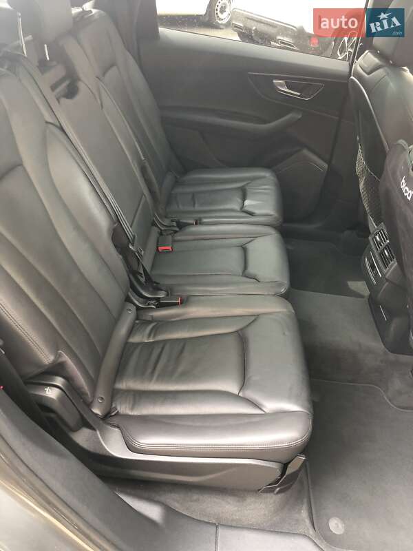 Позашляховик / Кросовер Audi Q7 2016 в Києві